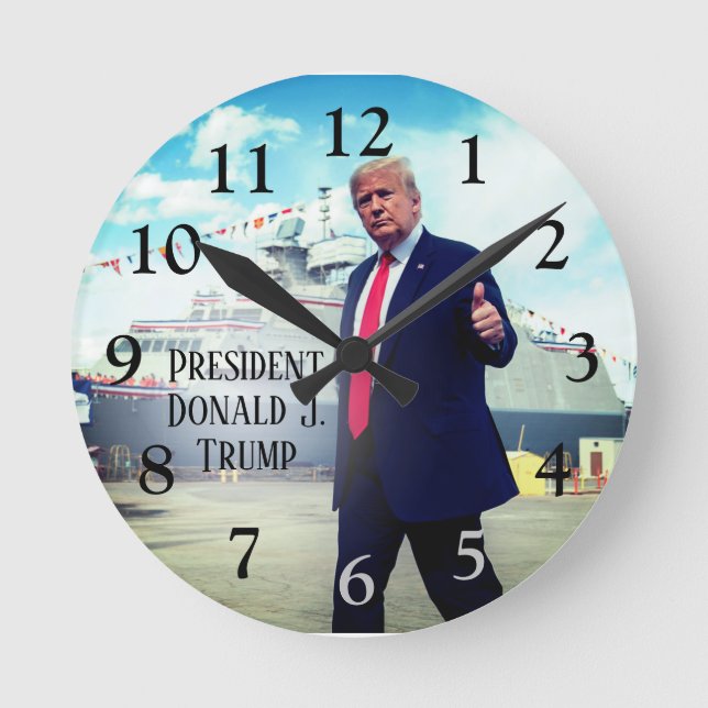 Präsident Donald Trump stottert das Marineschiff a Runde Wanduhr (Vorderseite)