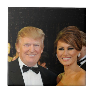PRÄSIDENT DONALD TRUMP U. MELANIA FLIESE