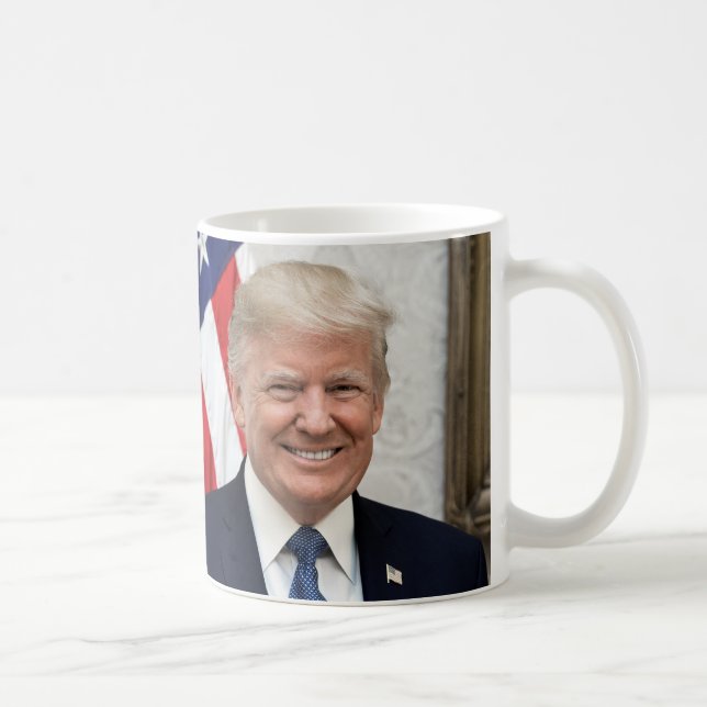 Präsident Donald Trump u. VP Mike-Pennys Kaffeetasse (Rechts)