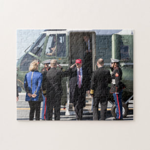 Präsident Donald Trump verlässt Marine One Puzzle