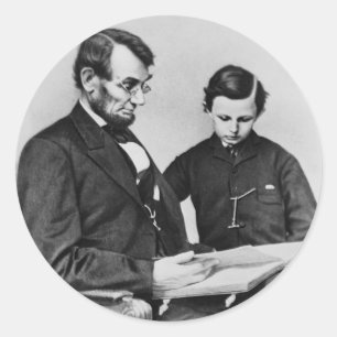 Präsident Lincoln las mit Sohn Tad, 1864 Runder Aufkleber