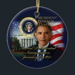 Präsident Obama 2. Amtseinführung Keramik Ornament<br><div class="desc">Feiern Sie Präsident Barack Obamas zweite Amtseinführung durch den Präsidenten mit diesem hochgeschätzten Sake.  Im Hintergrund befindet sich ein Collage-Bild des Präsidenten,  des weißen Hauses,  des präsidialen Siegels und einer amerikanischen Flagge.  Eine schöne Fotomontage des Präsidenten dieses Memorobilia wird ein Lächeln bringen. Alle Designs Copyright © 2012</div>