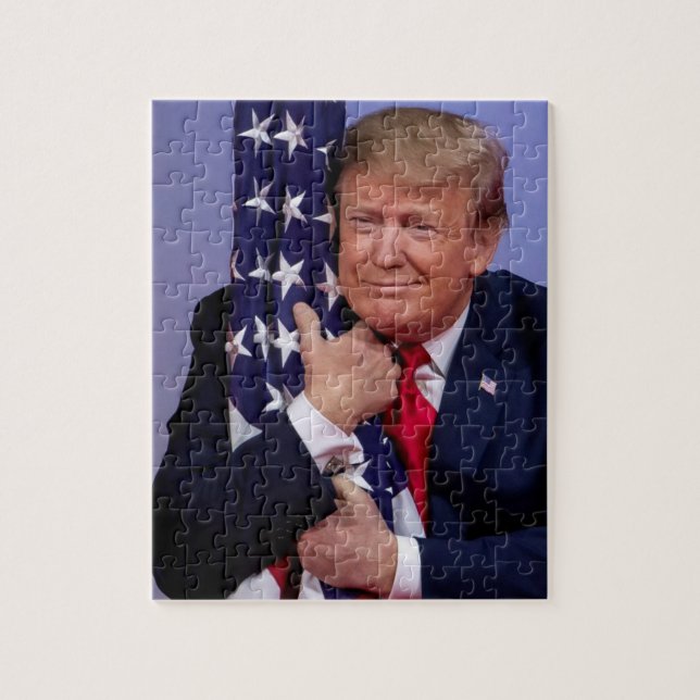 Präsident Trump umarmt die amerikanische Flagge Puzzle (Vertikal)