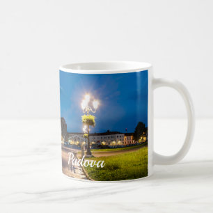 Prato della Valle am Abend in Padova, Italien Kaffeetasse