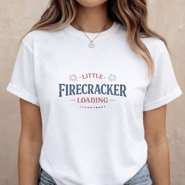 Pregnancy Announcement 4th of July Mom to Be T-Shirt (Von Creator hochgeladen)