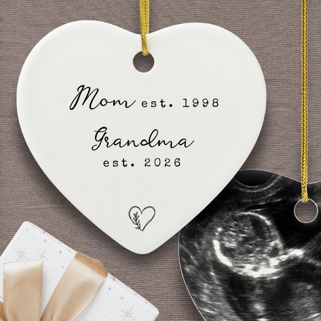 Pregnancy Announcement Custom Grandma Aunt Gift Keramik Ornament (Pregnancy Announcement Ornament New Grandma Gift Custom Baby Reveal Aunt to Be Personalized Sonogram)