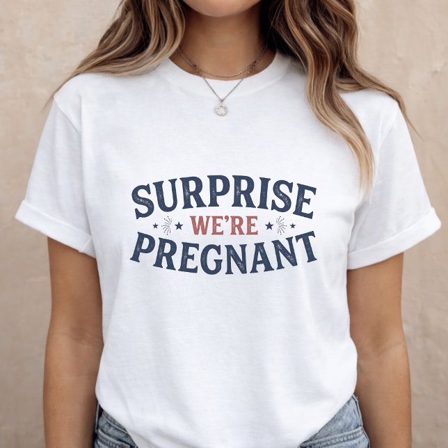 Pregnancy Announcement Mom to Be 4th of July T-Shirt (Von Creator hochgeladen)