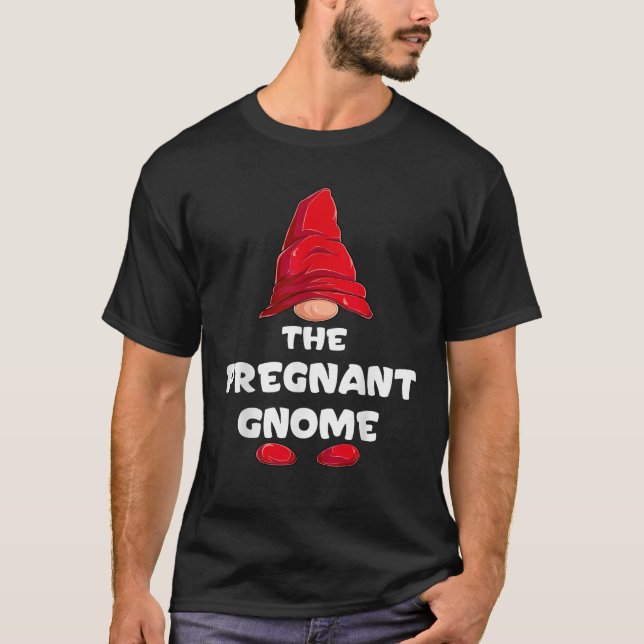 Pregnant Gnome Matching Family Group Christmas Par T-Shirt (Vorderseite)