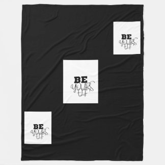 Premium Sei selbst schwarz & weiß Fleece Blanket.