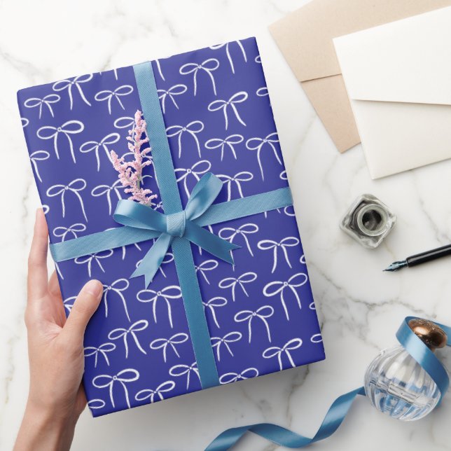 Preppy Blue and White Simple Bows Pattern Geschenkpapier (Schenken)