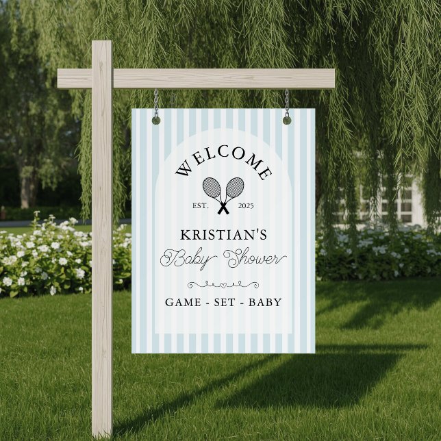 Preppy Blue Tennis Baby Dusche Willkommen Poster (blue and white baby shower welcome sign with chic tennis motif and elegant arch displayed on easel)