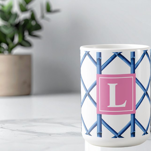 Preppy Blue Trellis Bamboo Muster Monogram Kaffeetasse (Von Creator hochgeladen)
