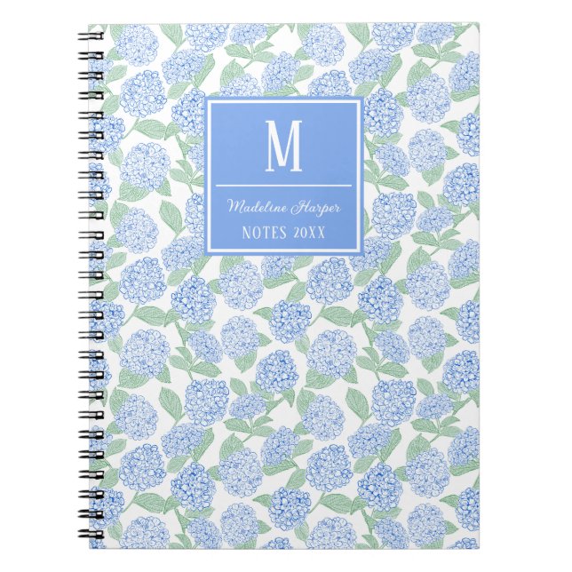 Preppy Blue und Green Hydrangeas Monogram Notizblock (Vorderseite)
