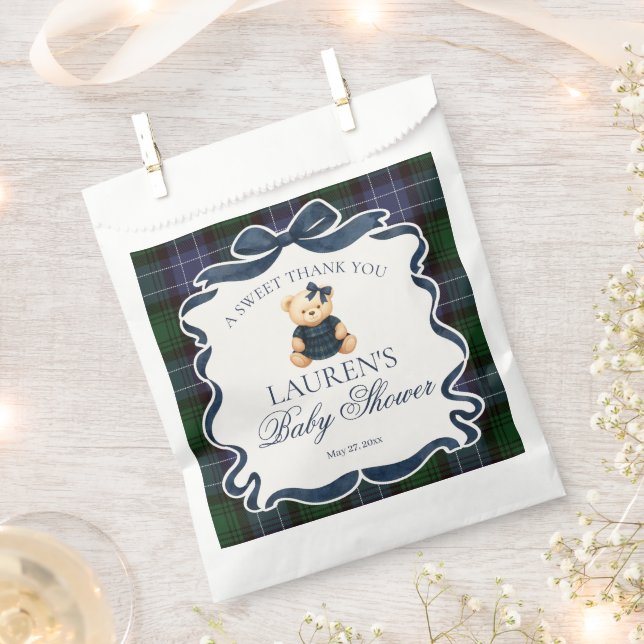 Preppy Coquette Bow Bear Plaid Baby Shower Dessert Geschenktütchen (Ausgeschnitten)