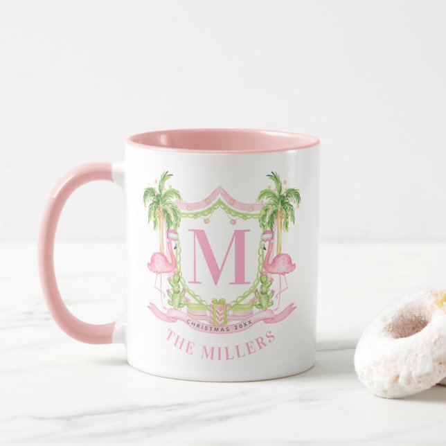 Preppy Flamingo Christmas Monogram Crest Tasse (Mit Donut)