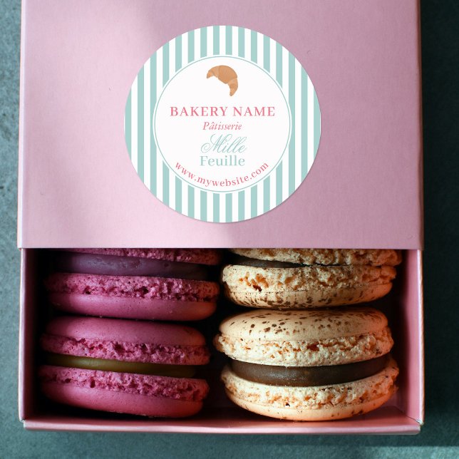 Preppy Green & Pink Stripes Bakery Logo Product Runder Aufkleber (Preppy Green & Pink Stripes Bakery Logo Product Classic Round Sticker)