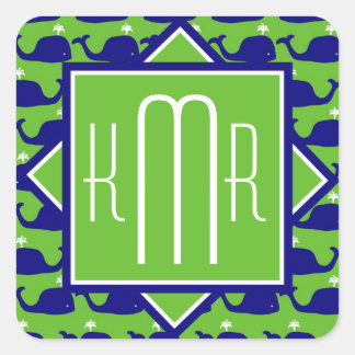 Preppy Monogram | Blaue und grüne Wale Quadratischer Aufkleber