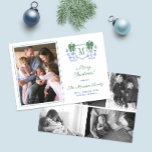 Preppy Monogram Chinoiserie Familienfoto Collage Feiertagskarte<br><div class="desc">* Foto: Fotografie © Storytree Studios, Stanford, CA ** / Chinoiserie Chic Frohe Weihnachtsfeier Fotokarte mit Platz für einen Single Brief Monogramm und ein Single Familie Foto auf der Vorderseite. Die Aquarellelemente (Ingwerjar und grüner Bandbogen) wurden ursprünglich von mir in Aquarellen auf 100% Baumwollpapier handgemalt, bevor sie digital gescannt und...</div>