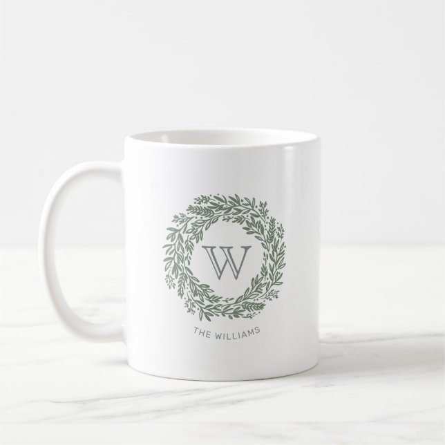 Preppy Monogram Sage Green Kranz Kaffeetasse (Links)