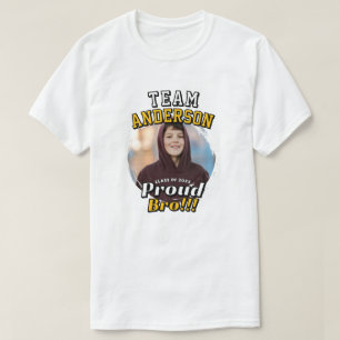Preppy-Team [Nachname] Stolz Bruder-Absolventenfot T-Shirt