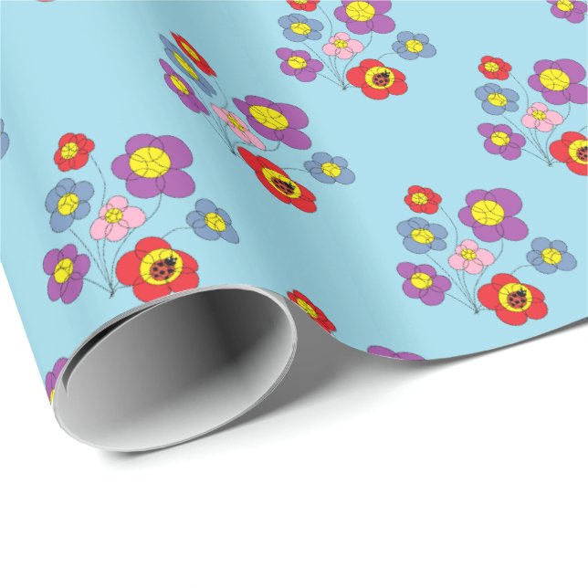 Pretty Ladybugs and Flower Pattern Blue  Geschenkpapier (Rolleneckpunkt)