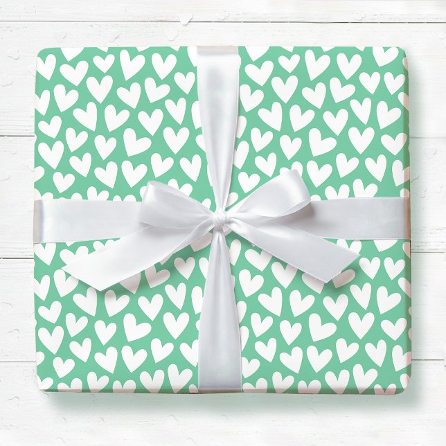 Pretty Love Heart Pattern Mint White Valentine Geschenkpapier (Von Creator hochgeladen)