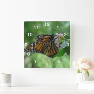 Pretty Monarch Butterfly & Pink Flower Wall Clock Quadratische Wanduhr