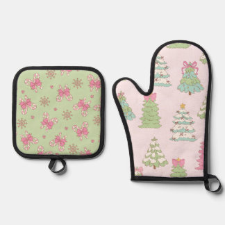 Pretty Pastel Christmas Trees and Bows Ofenhandschuh & Topflappen-Set