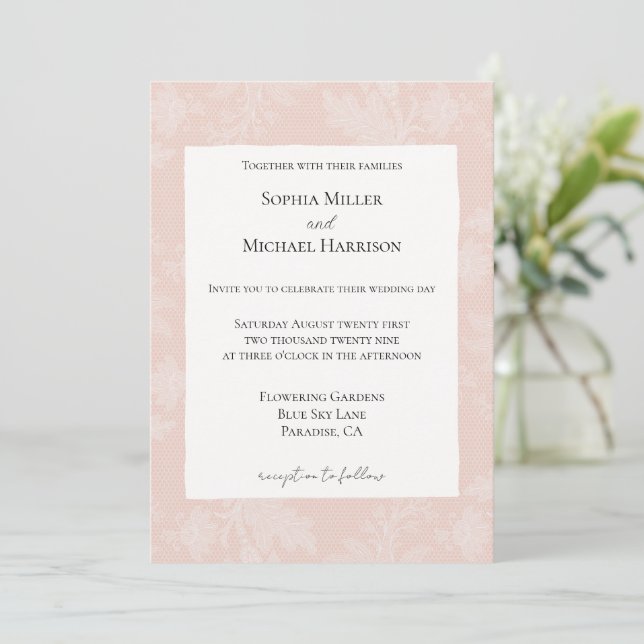 Pretty Peach Blush White Floral Faux Lace Wedding Einladung (Stehend Vorderseite)