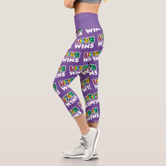 Pride LGBTQ Liebe gewinnt Rainbow Lila Capri Leggings (Links)