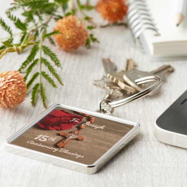 Priester 15. Ordination Jubiläum Rose und Rosary Schlüsselanhänger (Seite)