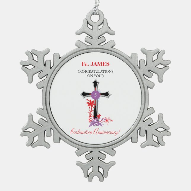 Priester 5. Ordination Jubiläum Schwarzes Kreuz Schneeflocken Zinn-Ornament (Vorderseite)