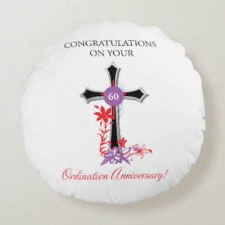 Priester 60. Ordination Jubiläum Schwarzes Kreuz Rundes Kissen