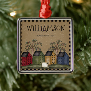 PRIMITIVE SALTBOX HOUSE FAMILIENNAME RUSTIK ORNAMENT AUS METALL