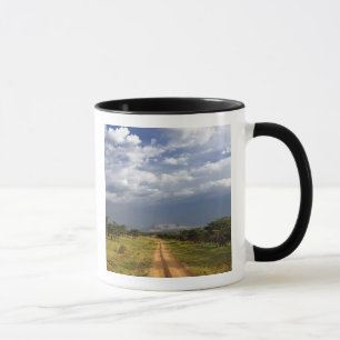 Primitive Schotterstraße quer durch den Norden Tasse