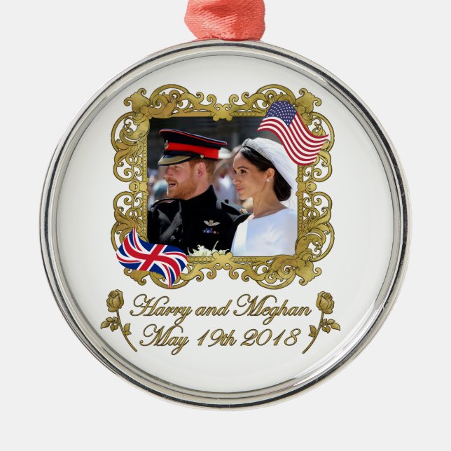 Prince Harry und Meghan Markle Royal Wedding Ornament Aus Metall (Vorne)