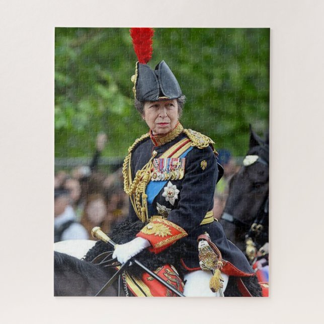 Princess Anne Gold Stick in Wart @ Coronation Puzzle (Vertikal)