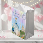 Princess Birthday Kids Mittlere Geschenktüte<br><div class="desc">Es war einmal eine Zeit,  als sich die kleine Prinzessin drehte...  Geburtstagslinie,  die bearbeitet werden kann. Einladungen und andere Geburtstagsgeschenke..Alles Gute zum Geburtstag!</div>