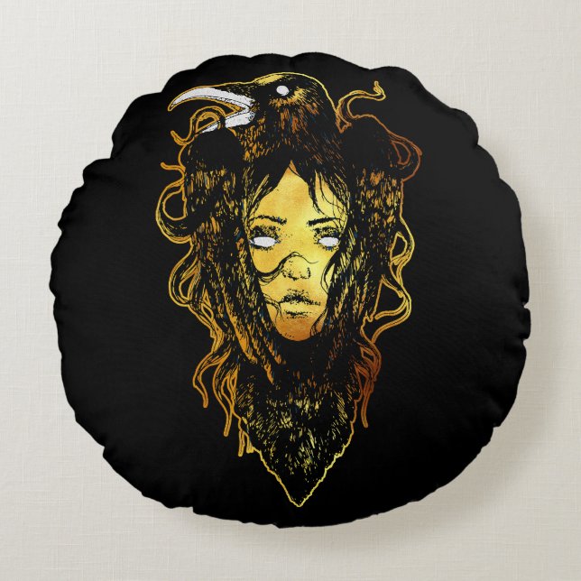 Princess Embraced by a Crow Rundes Kissen (Vorderseite)