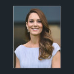 Princess Kate lilac stilisierte Postkarte<br><div class="desc">Catherine,  Prinzessin von Wales mit einem blass lila Gewand</div>