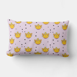 Princess Kitty Cat auf lila Lendenkissen
