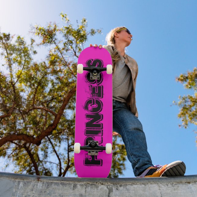 Prinzessin im rosa Grunge-Stil Skateboard (Außenbereich 1)