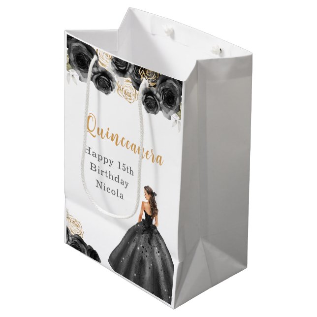 Prinzessin in Black Dress Quinceanera Mittlere Geschenktüte (Vorderseite Schrägansicht)