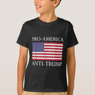 Pro-Amerika Anti-Trump - American Flag Resist T-Shirt