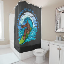 Pro by Day, Myth by Night Surfen Bigfoot Schwarz