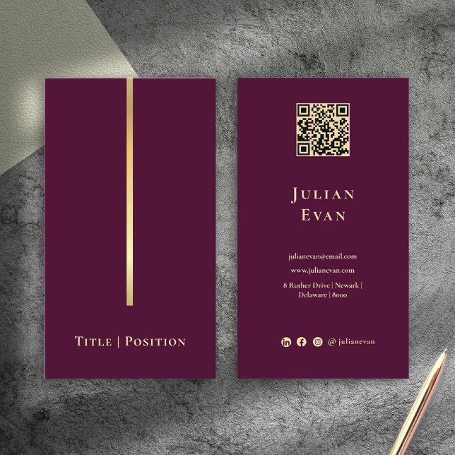 Professional Elegant Burgundy Wine & Gold Qr code Visitenkarte (Professional Elegant Burgundy Wine & Gold Qr code Business Card)