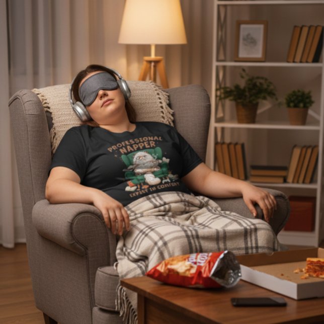 Professional Napper Funny Cat Comfort Expert T-Shirt (Von Creator hochgeladen)