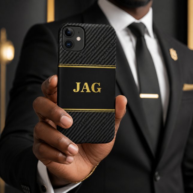 Professionelles Carbon Schwarz & Gold Monogramm Case-Mate iPhone Hülle (Von Creator hochgeladen)