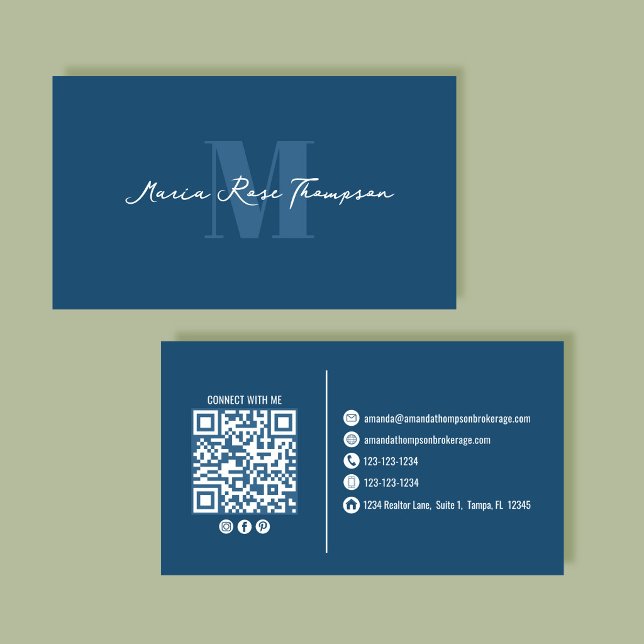 Professionelles Modernes Monogramm Blau QR-Code Visitenkarte (Elegant blue monogram business card with QR code for instant networking and professional branding.)
