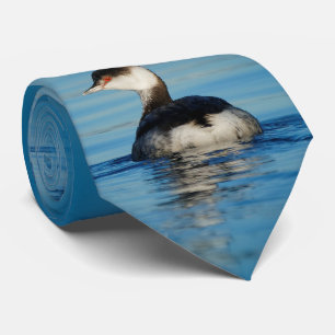 Profil eines Horned Grebe Krawatte